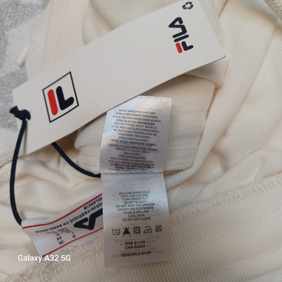 Fila Cream Track Sweatpants with Elastic Waistband and Tapered Fit Size M - Picture 8 of 14